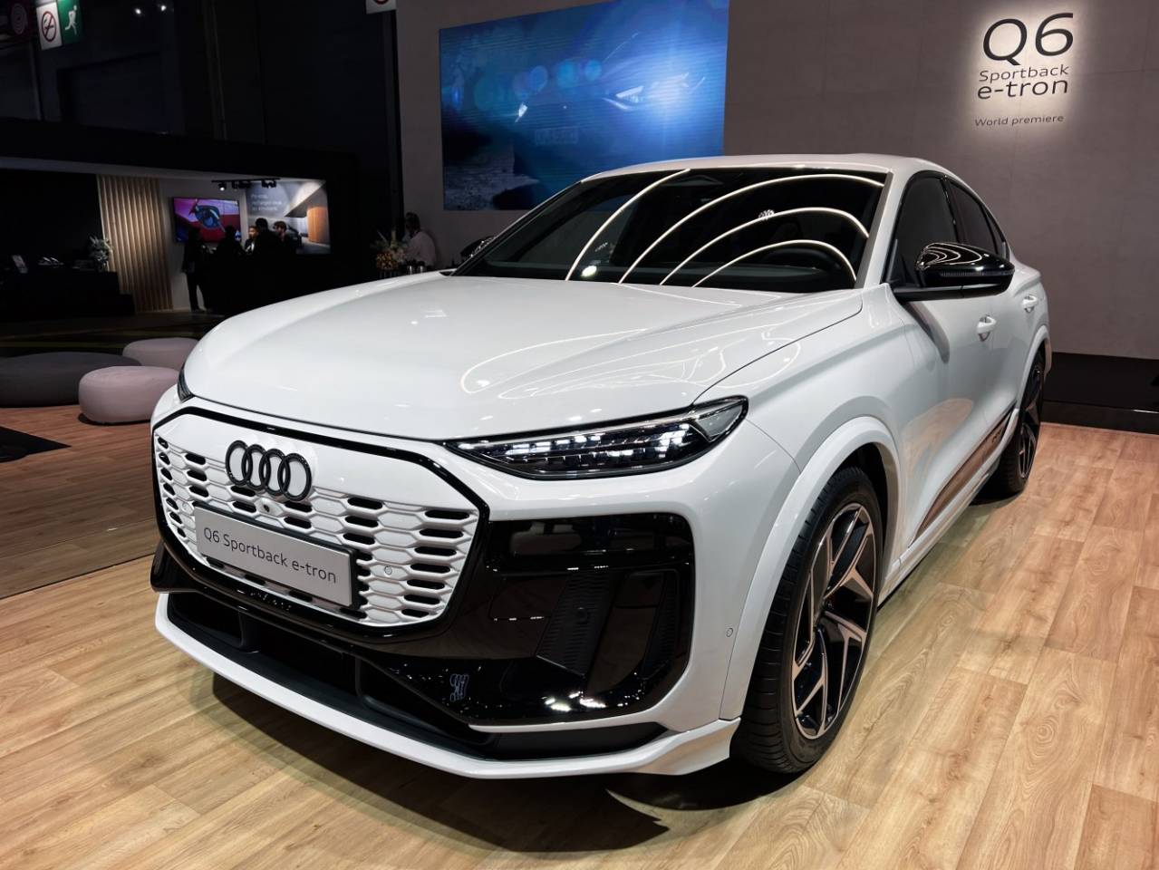 audi-q6-sportback-e-tron