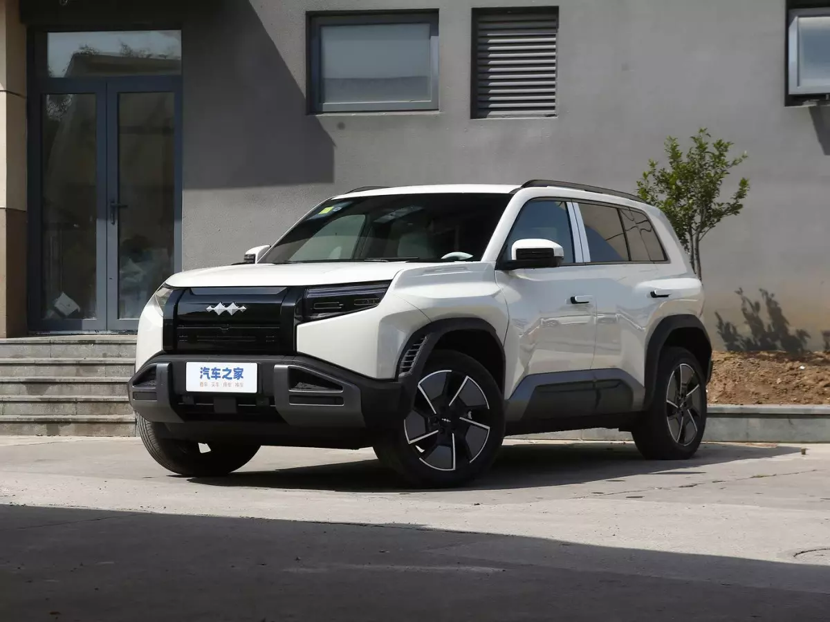 1400x1050_autohomecar__ChxoHmftQfWABUlkAB1SMb24_yc156-1200x900