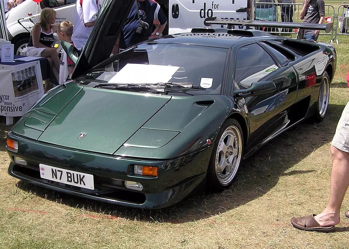 Lamborghini_Diablo_SV_green_arp