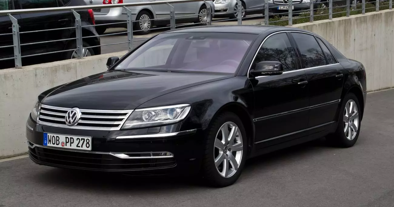 VW_Phaeton_3.0_V6_TDI_4MOTION_2._Facelift_-_Frontansicht_1